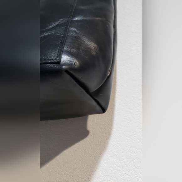 EUC Uwakstar Designs Leather black & tan medium tote - Picture 3 of 6